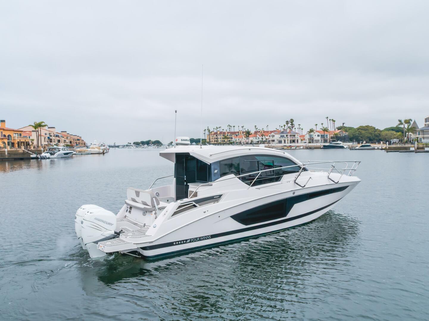 JESSIE S GIRL 35ft Four Winns Yacht For Sale