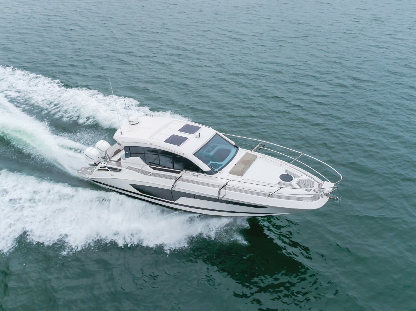 JESSIE S GIRL 35ft Four Winns Yacht For Sale