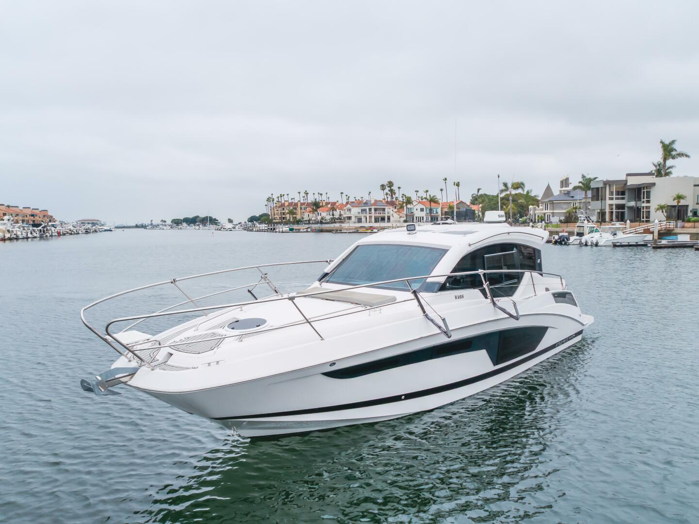 JESSIE S GIRL 35ft Four Winns Yacht For Sale