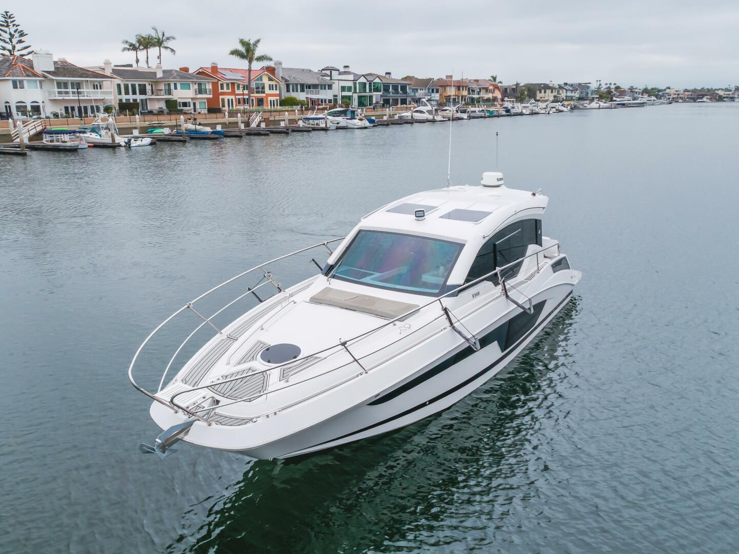 JESSIE S GIRL 35ft Four Winns Yacht For Sale