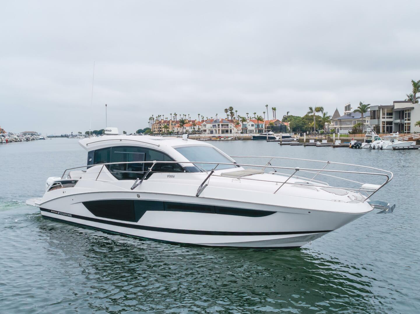 JESSIE S GIRL 35ft Four Winns Yacht For Sale