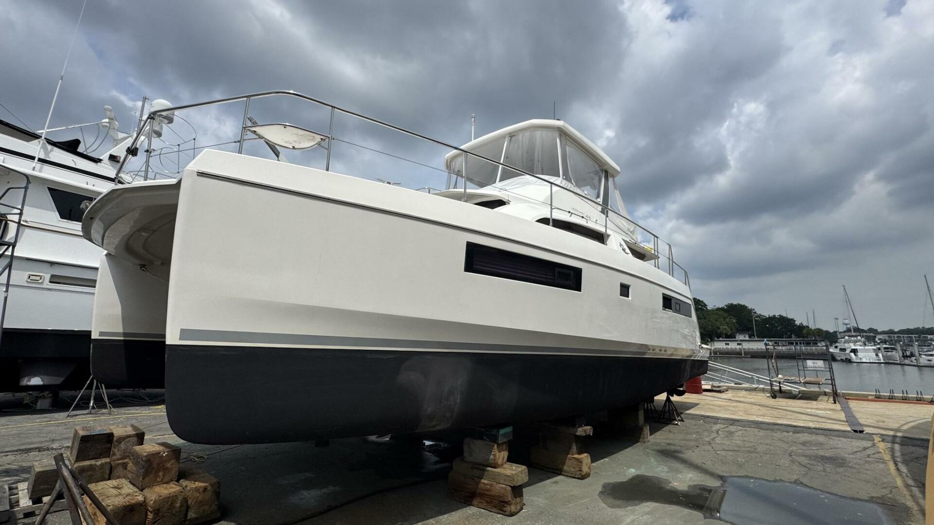 2018 Leopard Power Cat Exterior Port Side