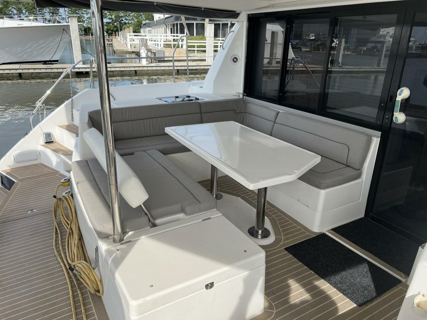 2018 Leopard Power Cat Stern U-shaped Settee