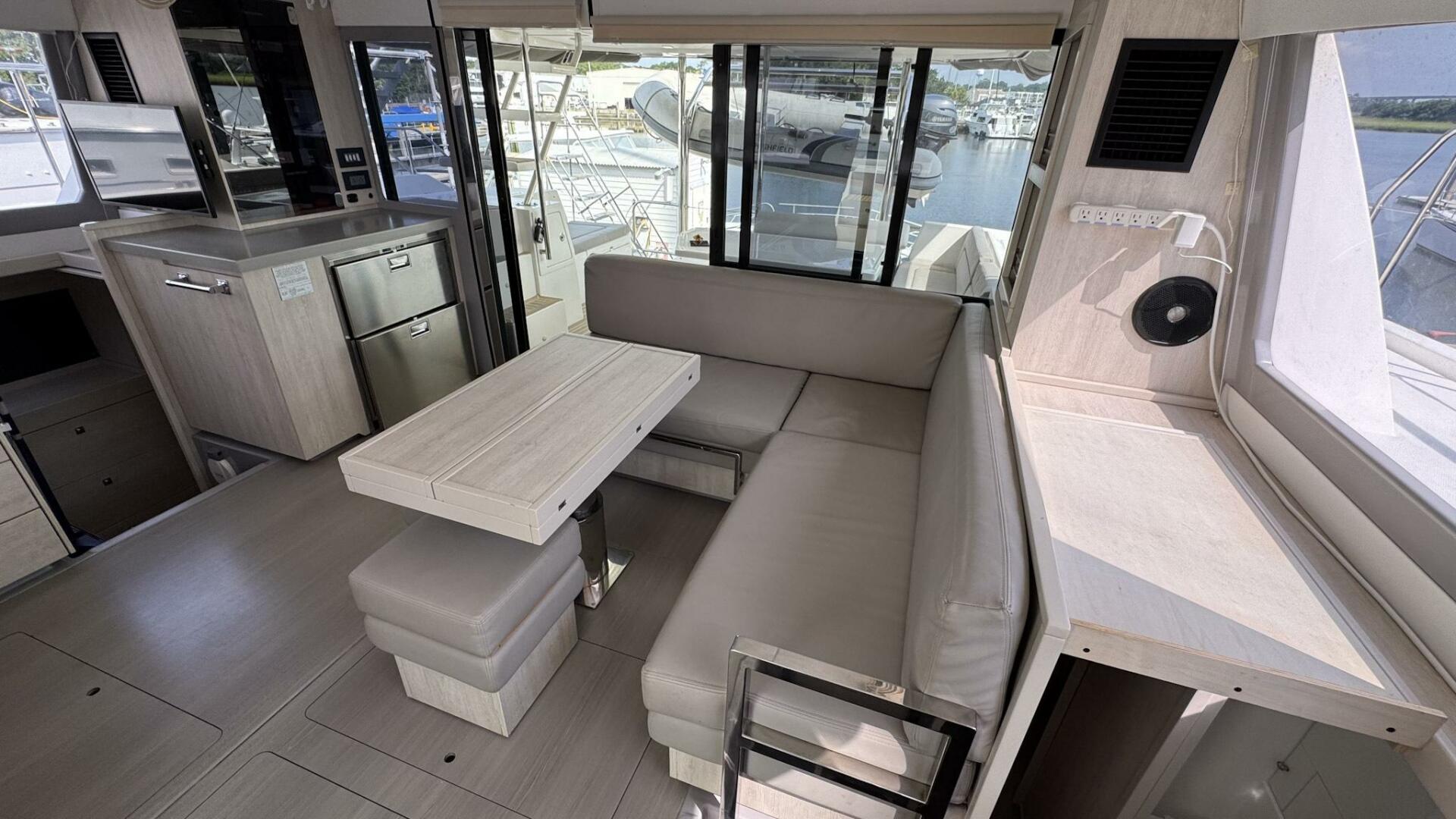 2018 Leopard Power Cat Dinette facing aft