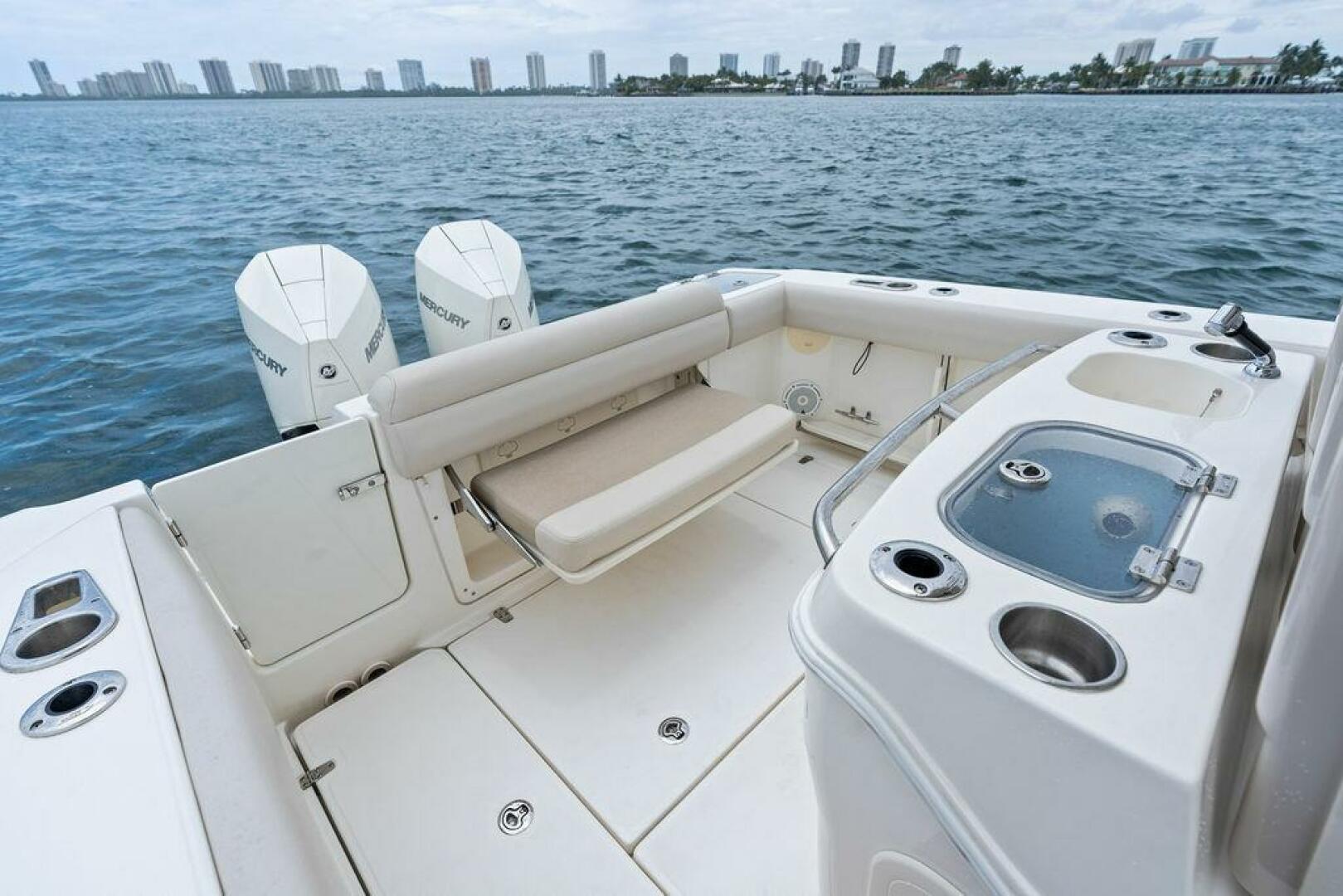 ZOOM 28ft Boston Whaler Yacht For Sale