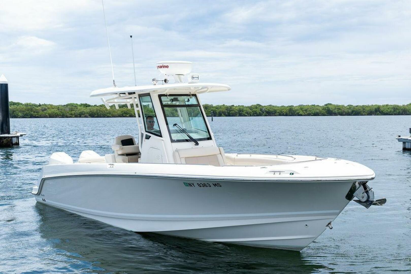 ZOOM 28ft Boston Whaler Yacht For Sale