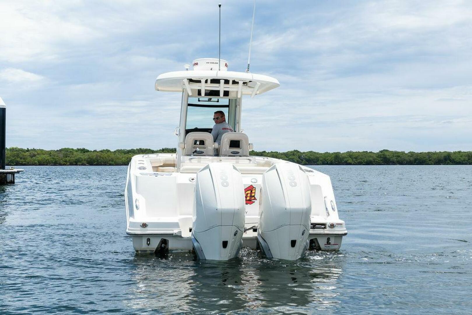 ZOOM 28ft Boston Whaler Yacht For Sale