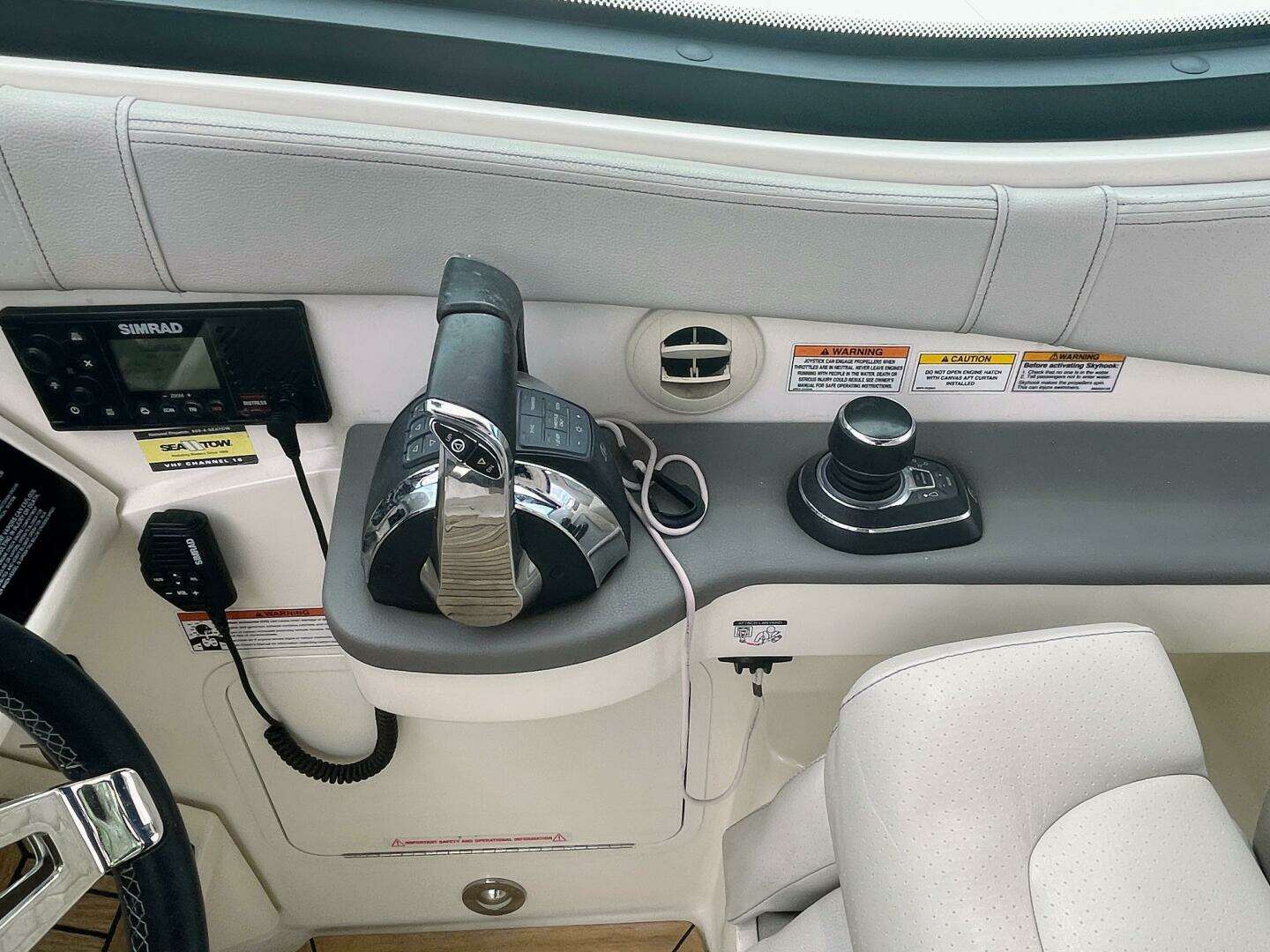 Sea Ray 320 DA-OB Yacht For Sale
