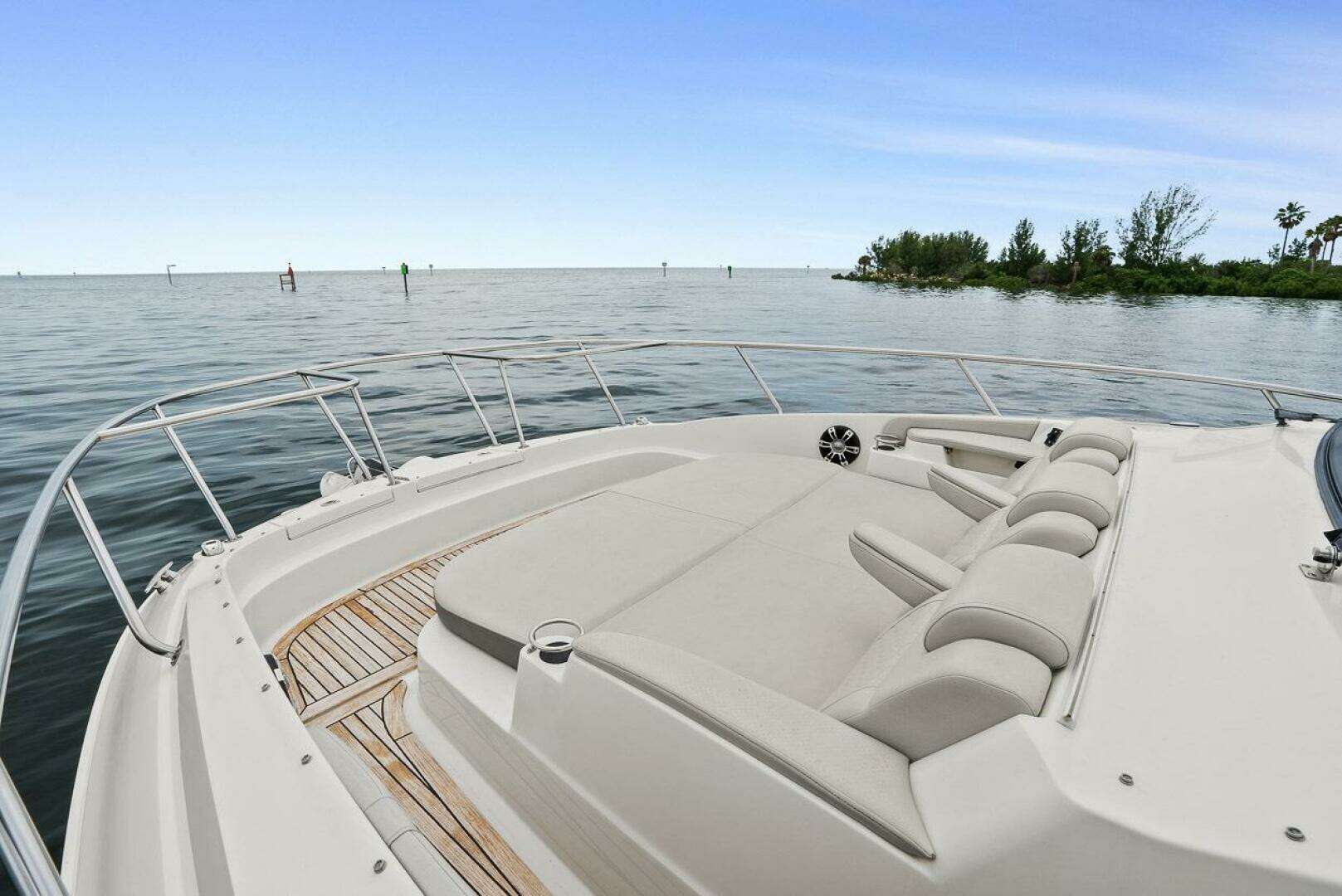 Sea Ray 320 DA-OB Yacht For Sale