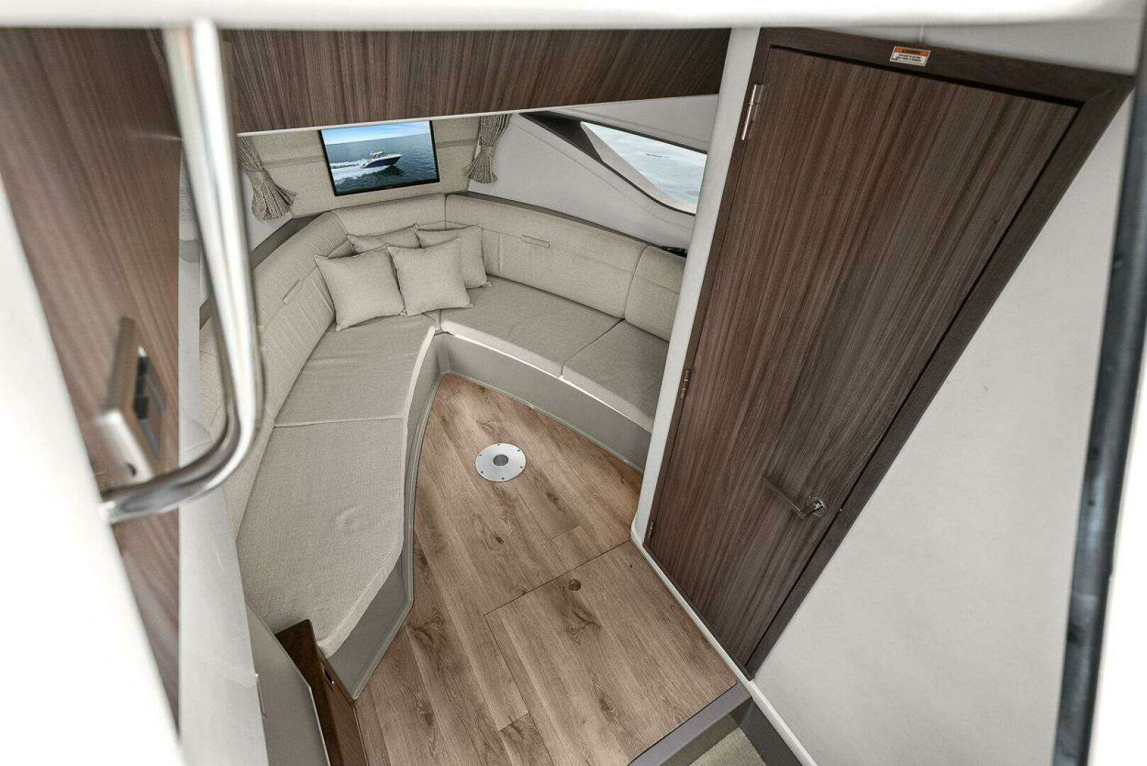 Sea Ray 320 DA-OB Yacht For Sale