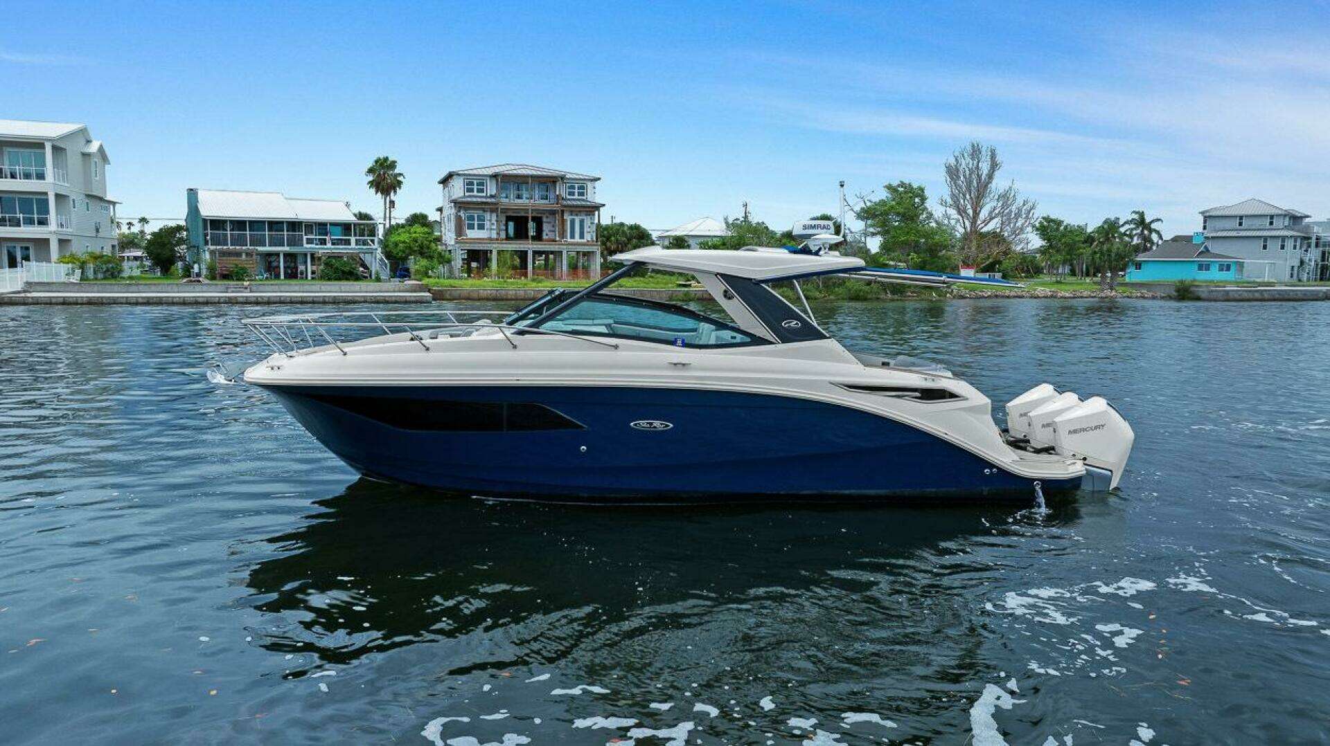 Sea Ray 320 DA-OB Yacht For Sale