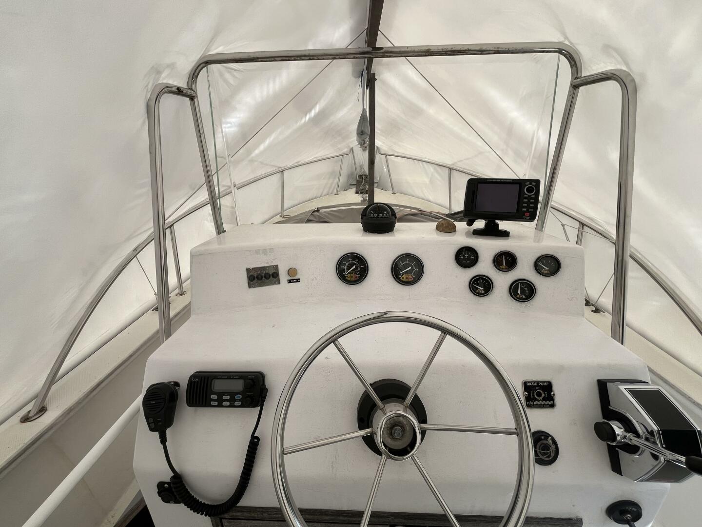 MorganBay 22 helm