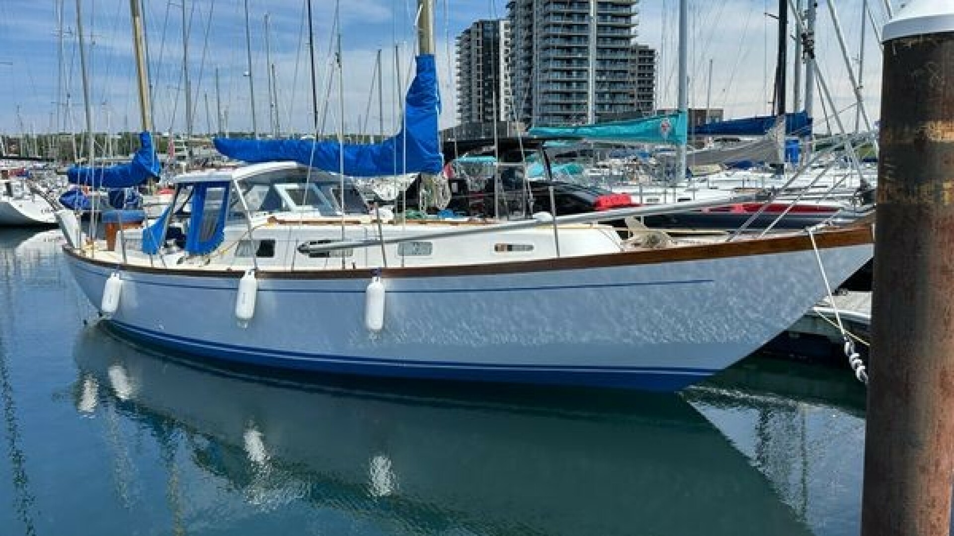 38ft Camper  amp  Nicholsons Yacht For Sale