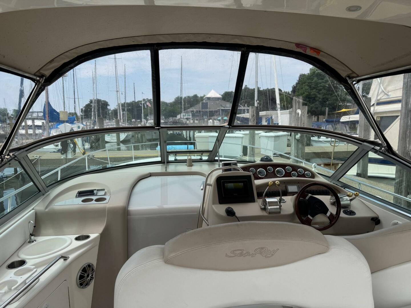 34ft Sea Ray Yacht For Sale