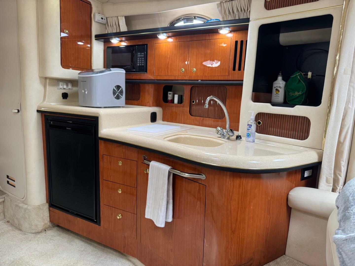34ft Sea Ray Yacht For Sale
