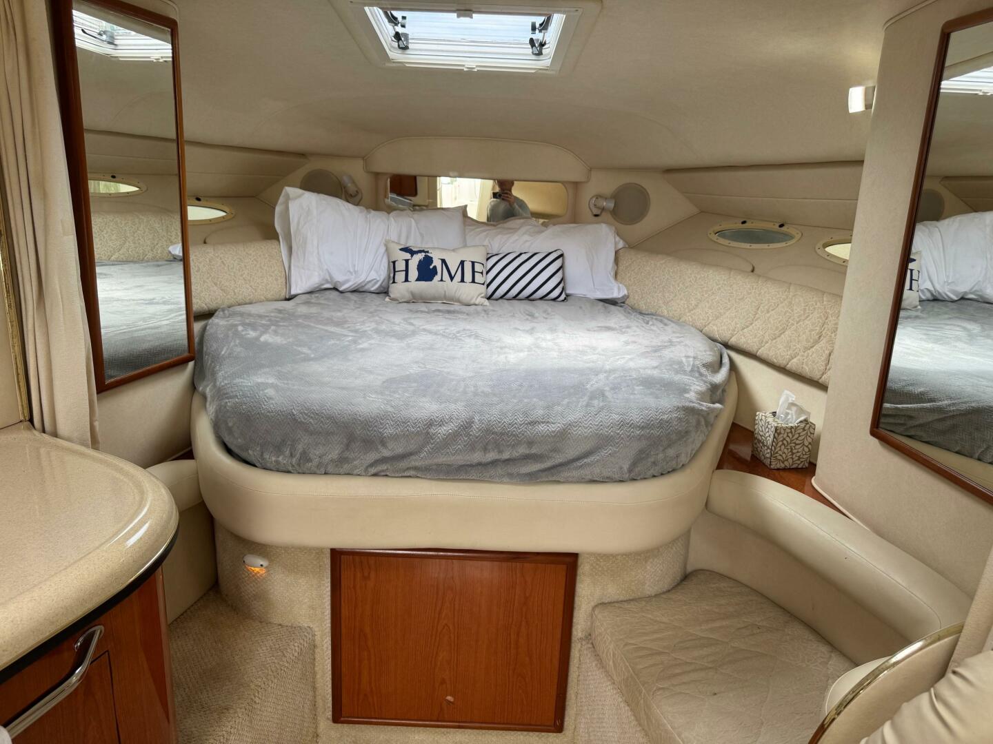34ft Sea Ray Yacht For Sale