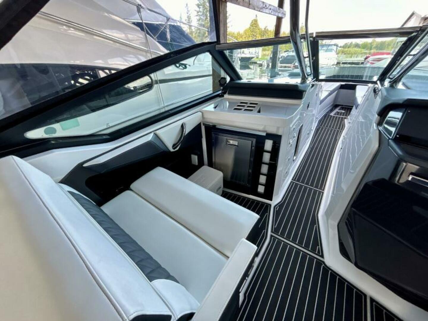 37ft Monterey Yacht For Sale