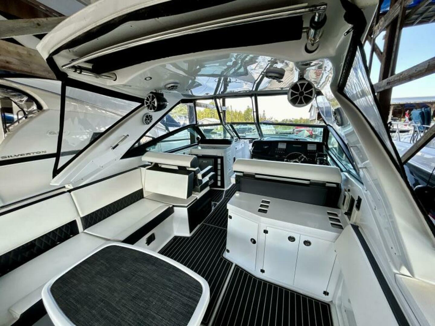 37ft Monterey Yacht For Sale