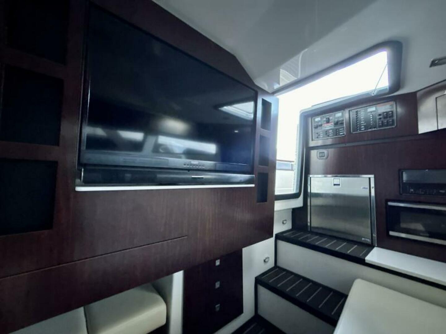 37ft Monterey Yacht For Sale