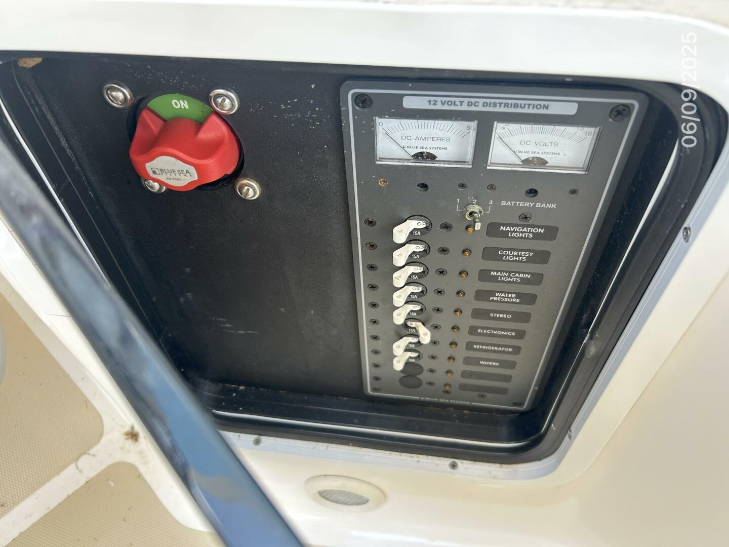 25' Hunt electrical panel