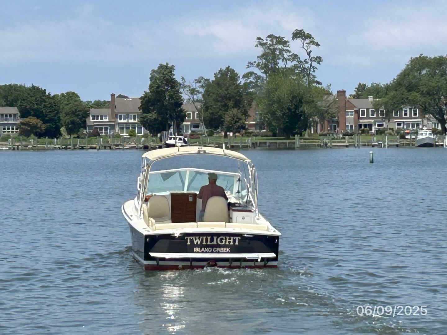 25' Hunt aft profile