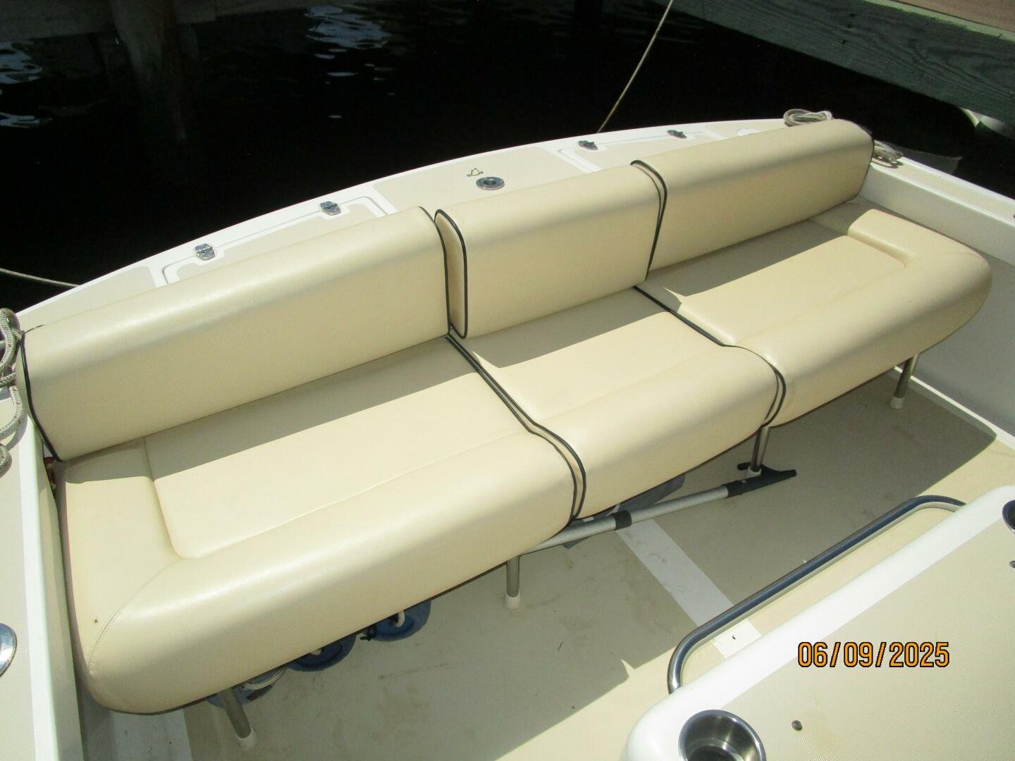 25' Hunt cockpit aft seating