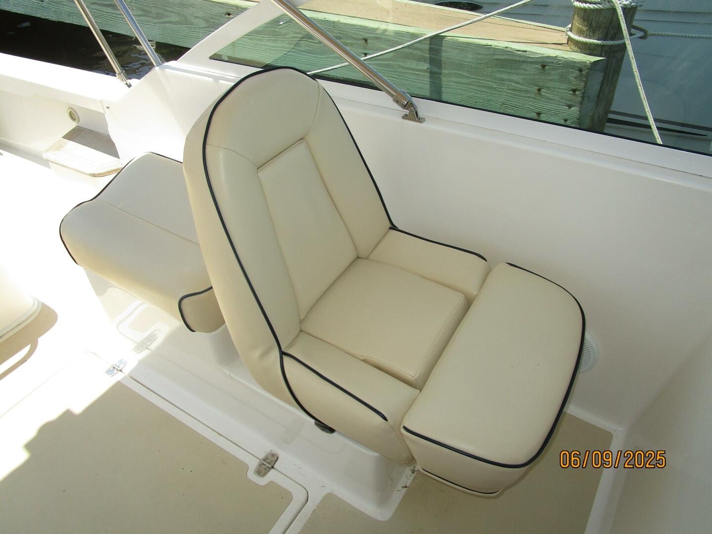 25' Hunt mate seat