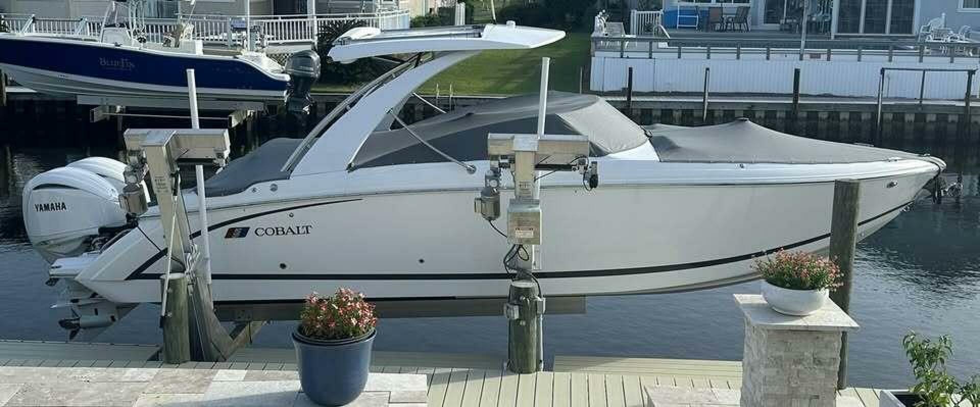 30ft Cobalt Yacht For Sale