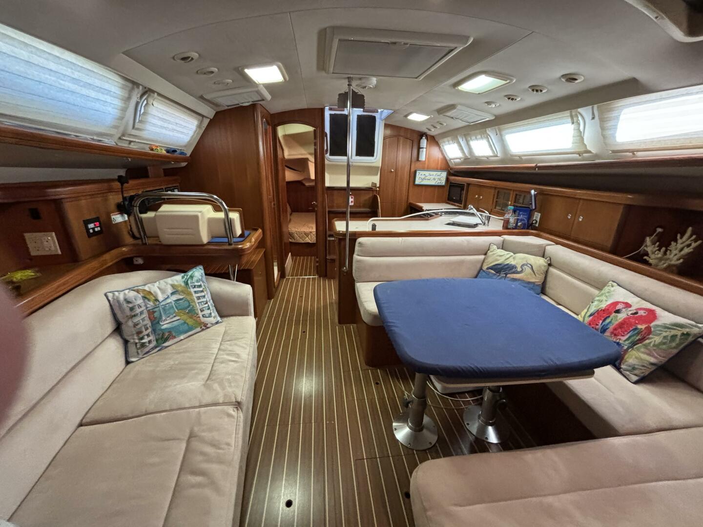 Livin The Dream 41ft Hunter Yacht For Sale