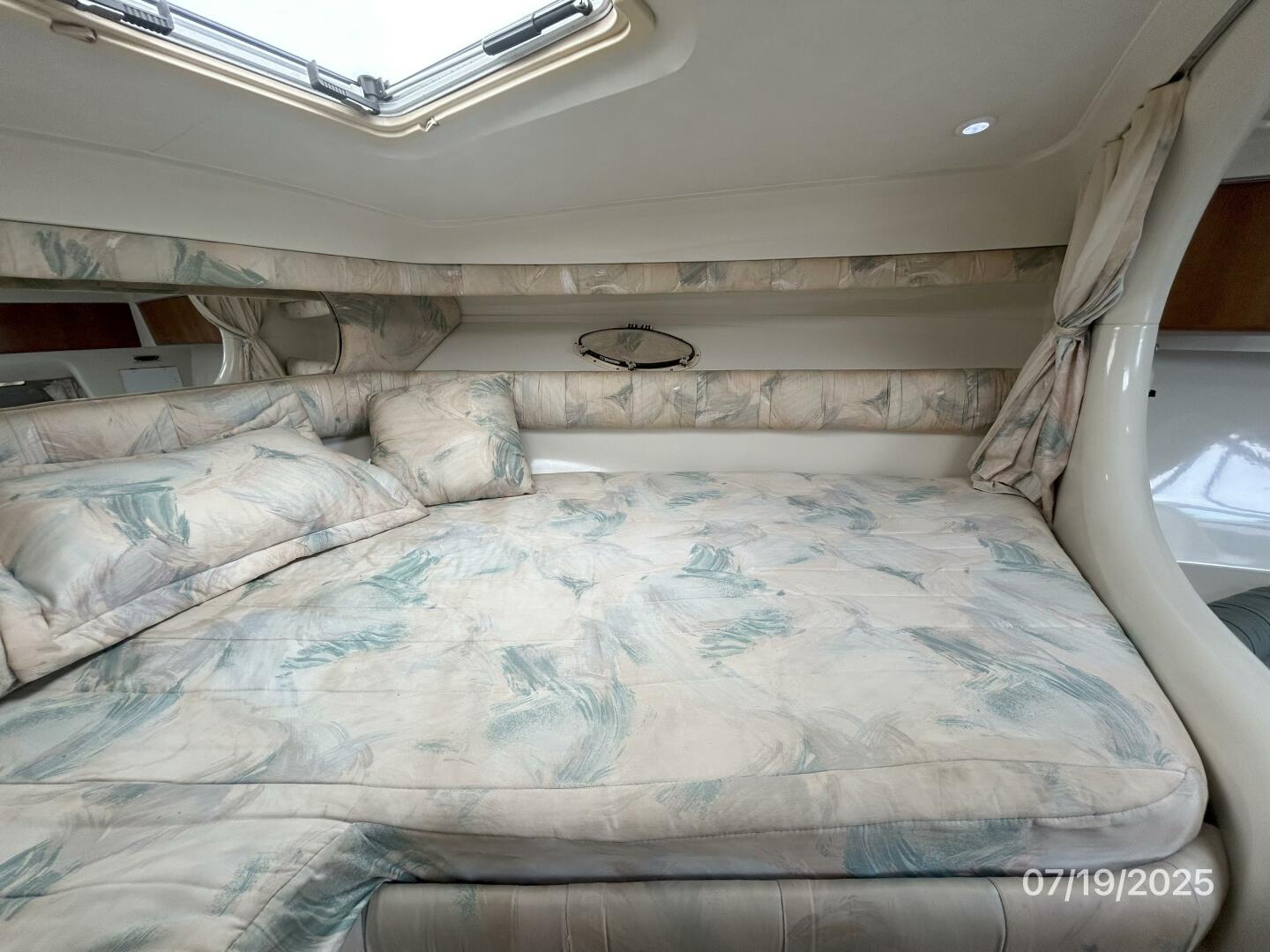 31' Silverton forward stateroom starboard