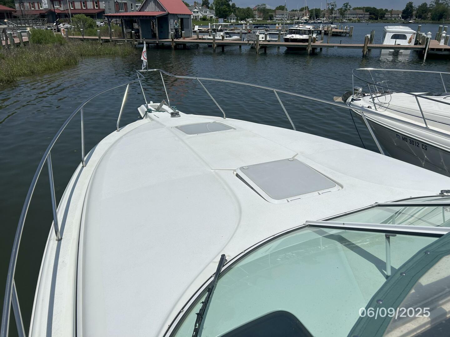 31' Silverton foredeck2