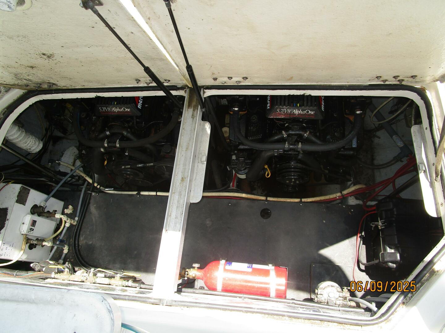 31' Silverton engine room access