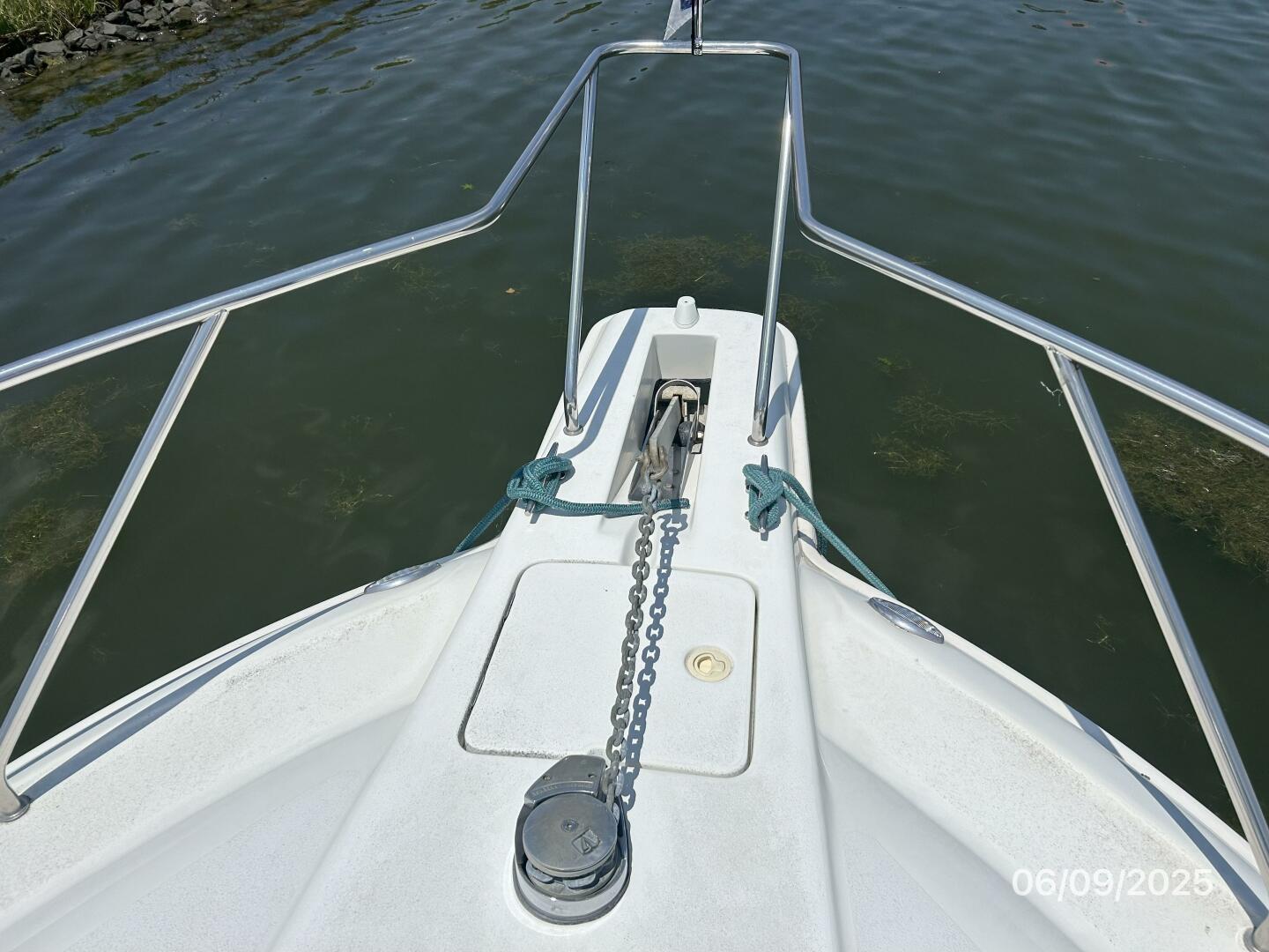 31' Silverton anchor windlass1