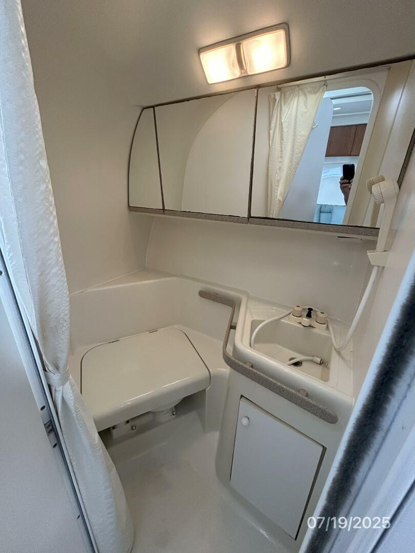 31' Silverton head-shower