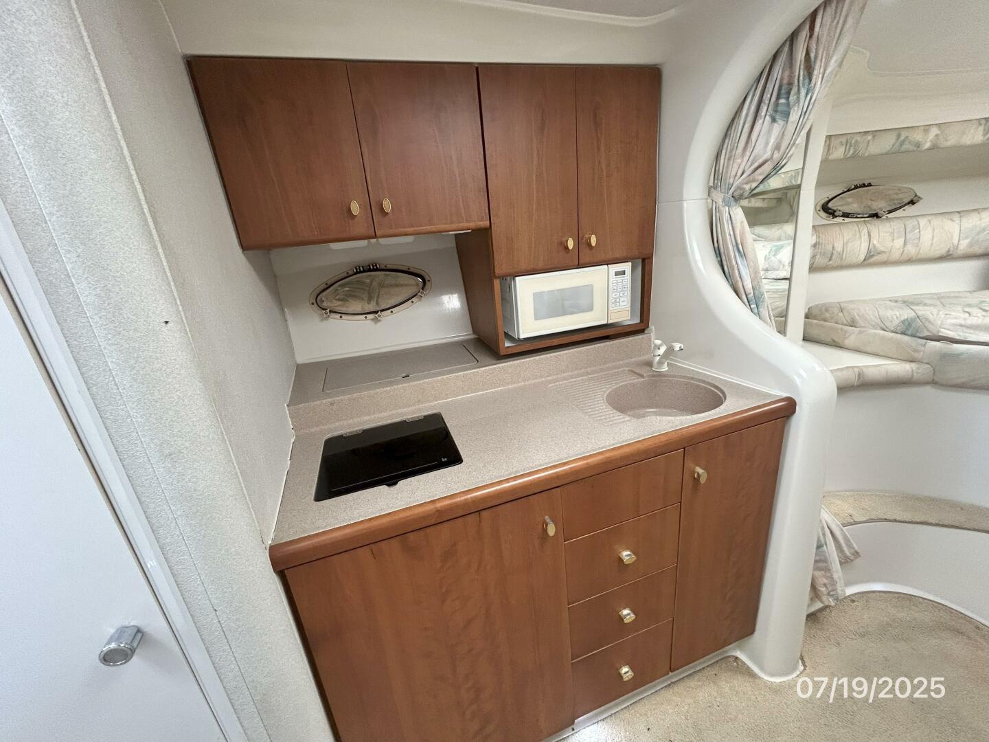 31' Silverton galley