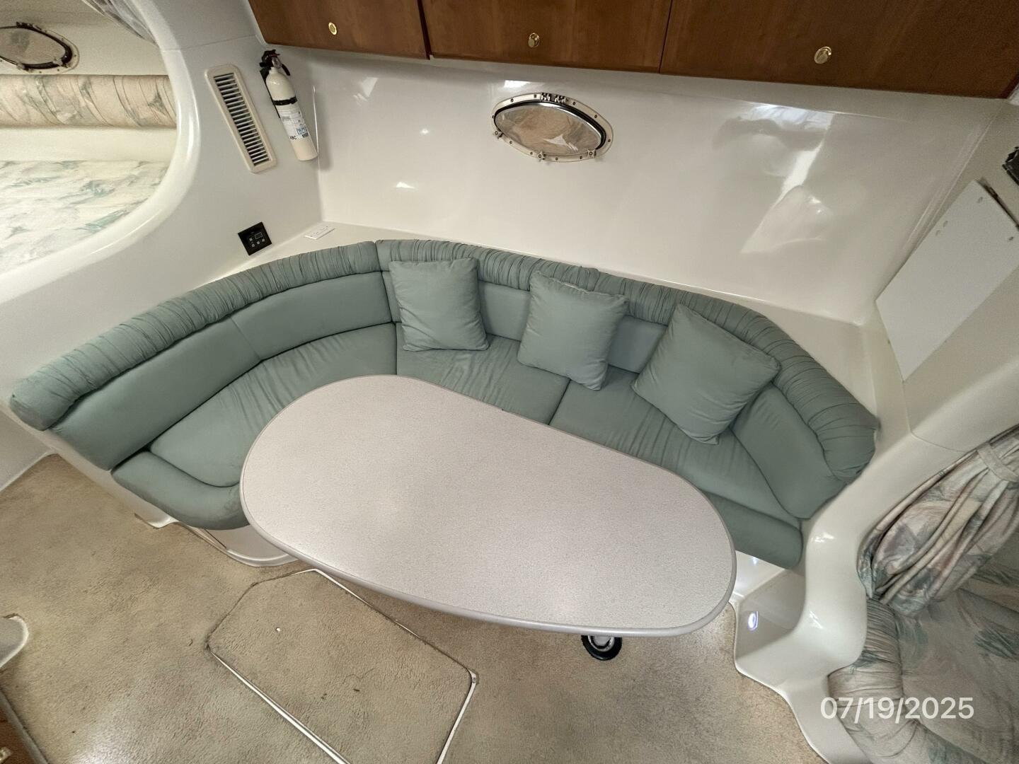 31' Silverton lower deck settee