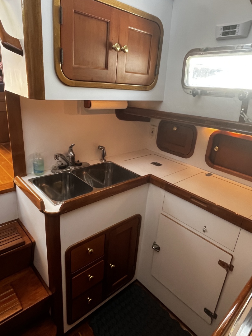 40ft Legacy Yacht For Sale
