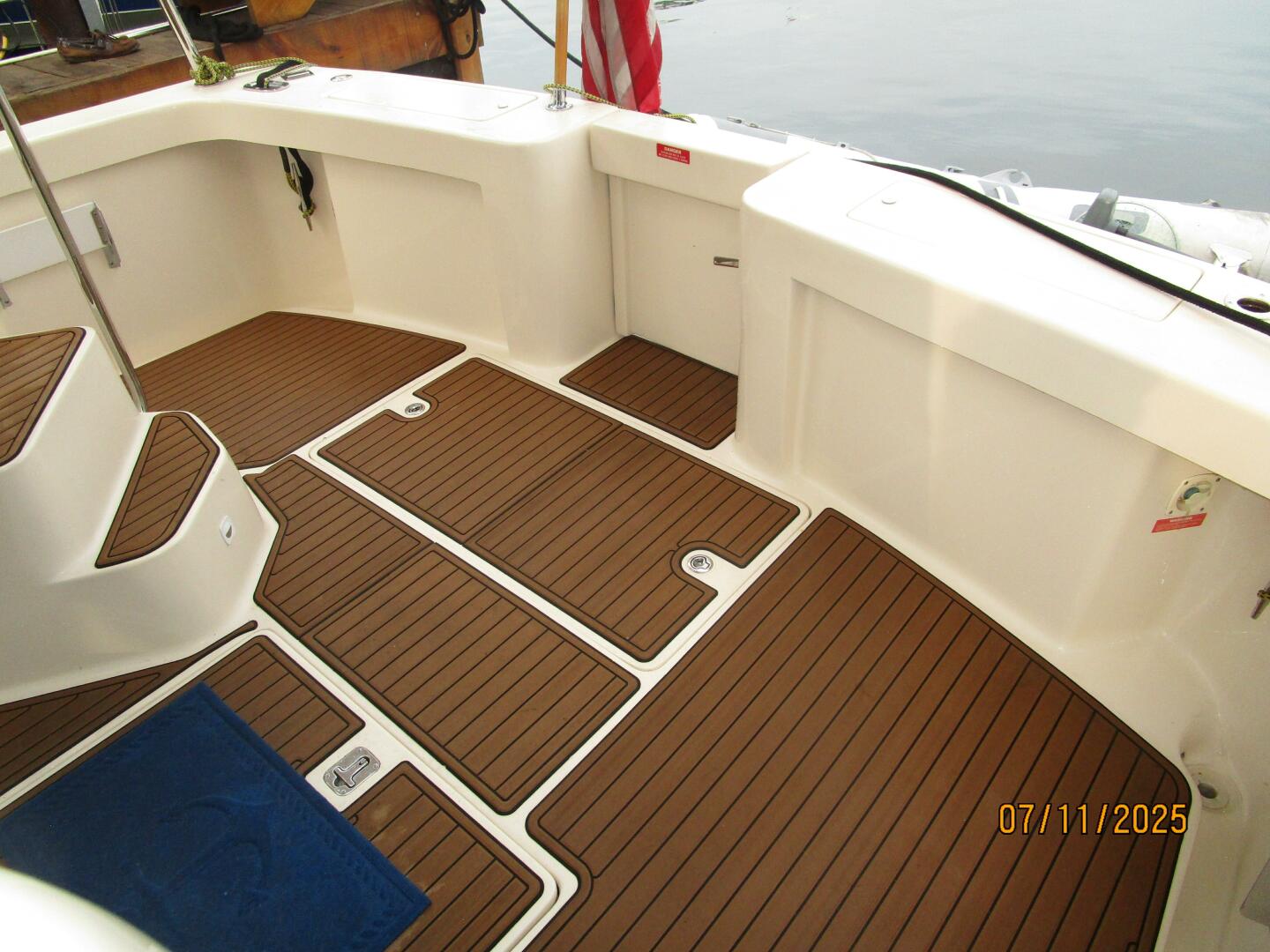 39' Mainship aftdeck2