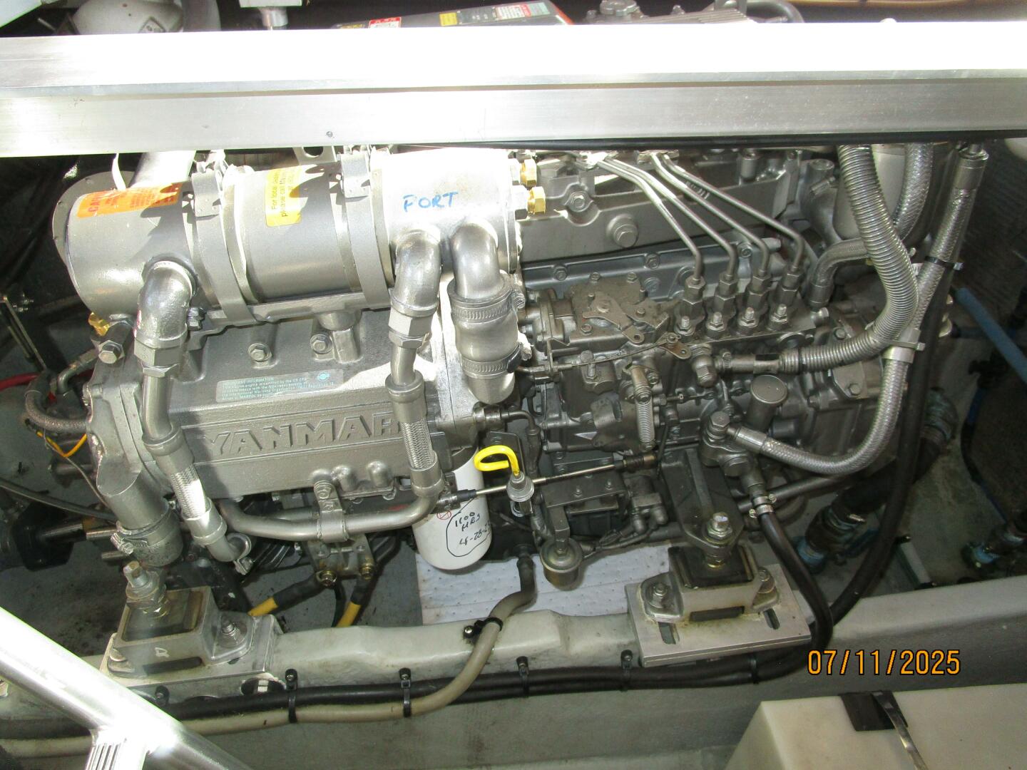 39' Mainship port main engine