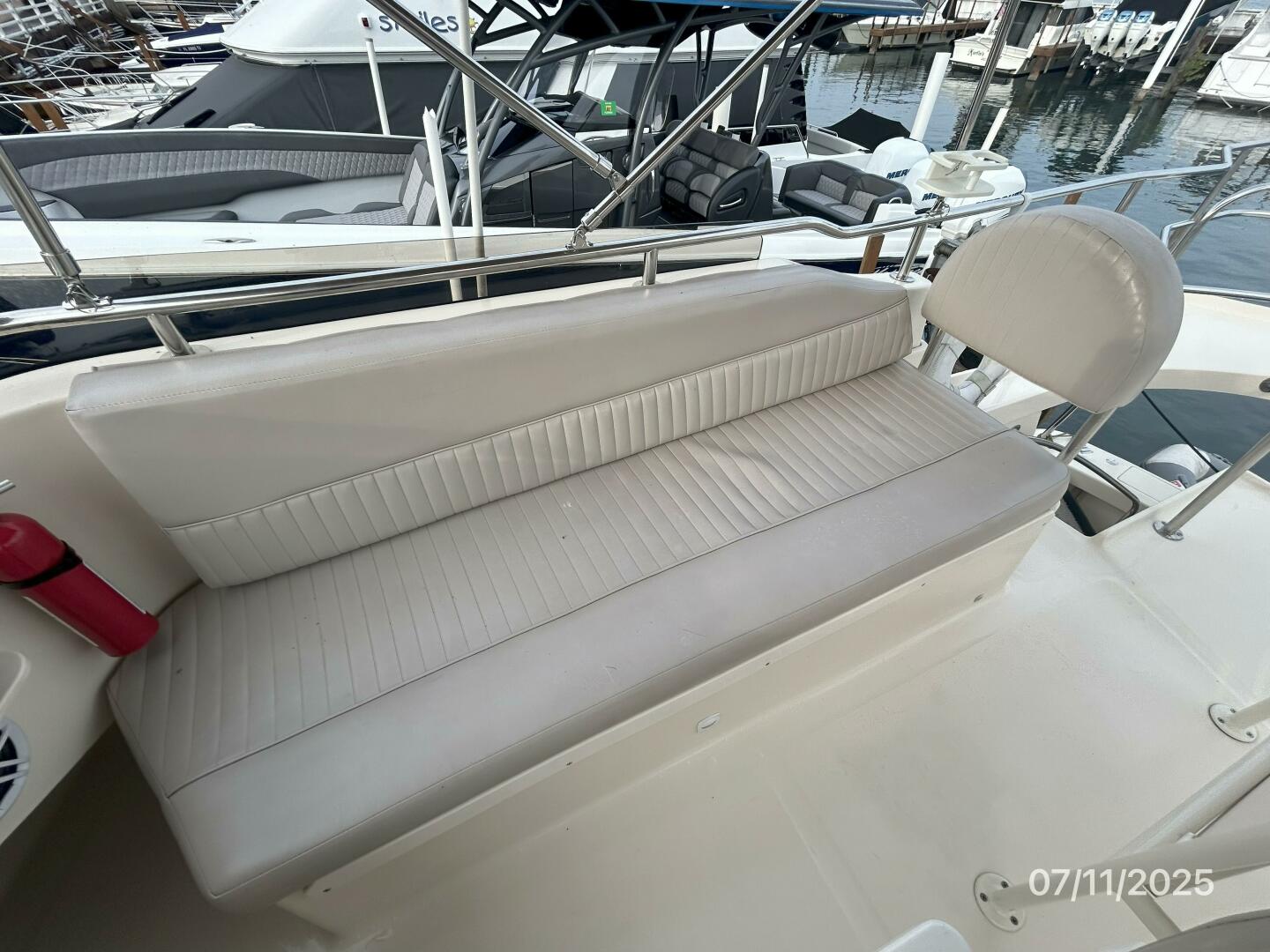 39' Mainship flybridge starboard seating