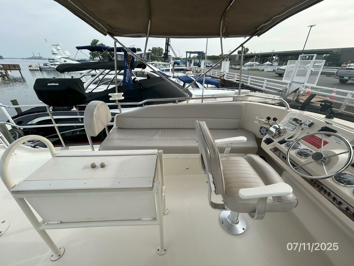 39' Mainship flybridge port