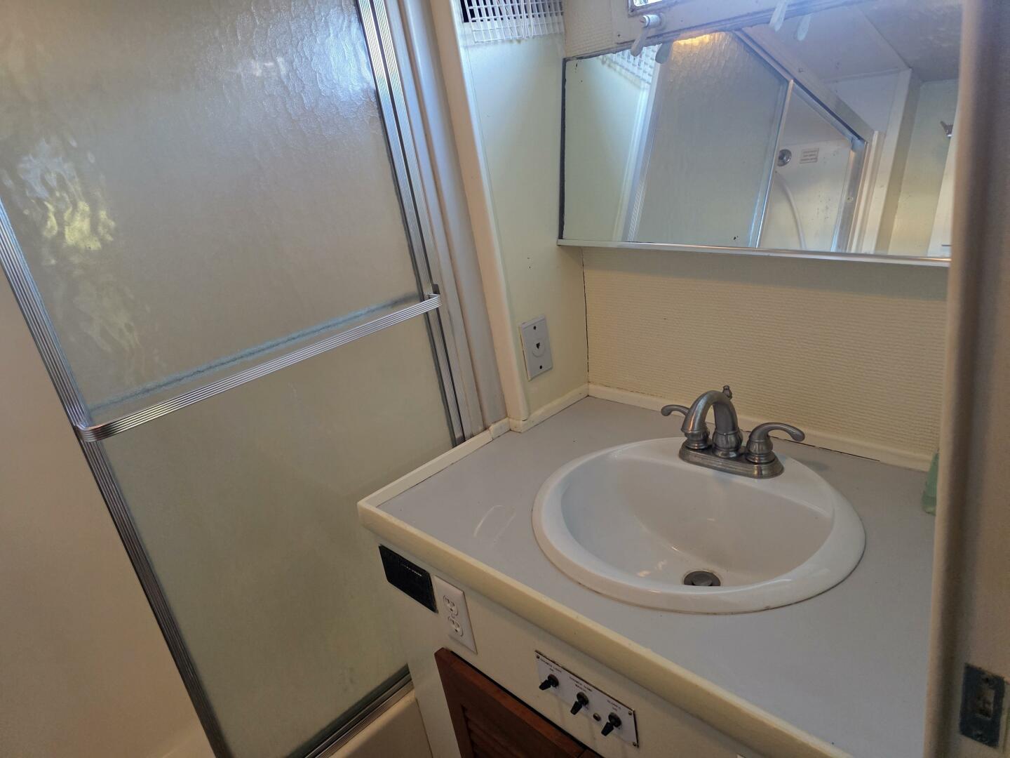 Dali 60ft Chris Craft Yacht For Sale