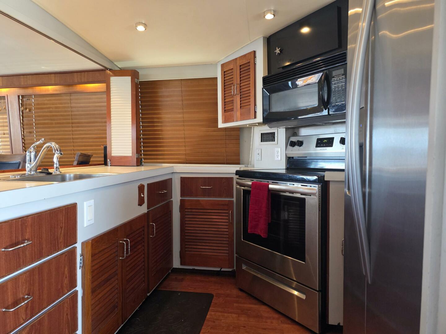 Dali 60ft Chris Craft Yacht For Sale