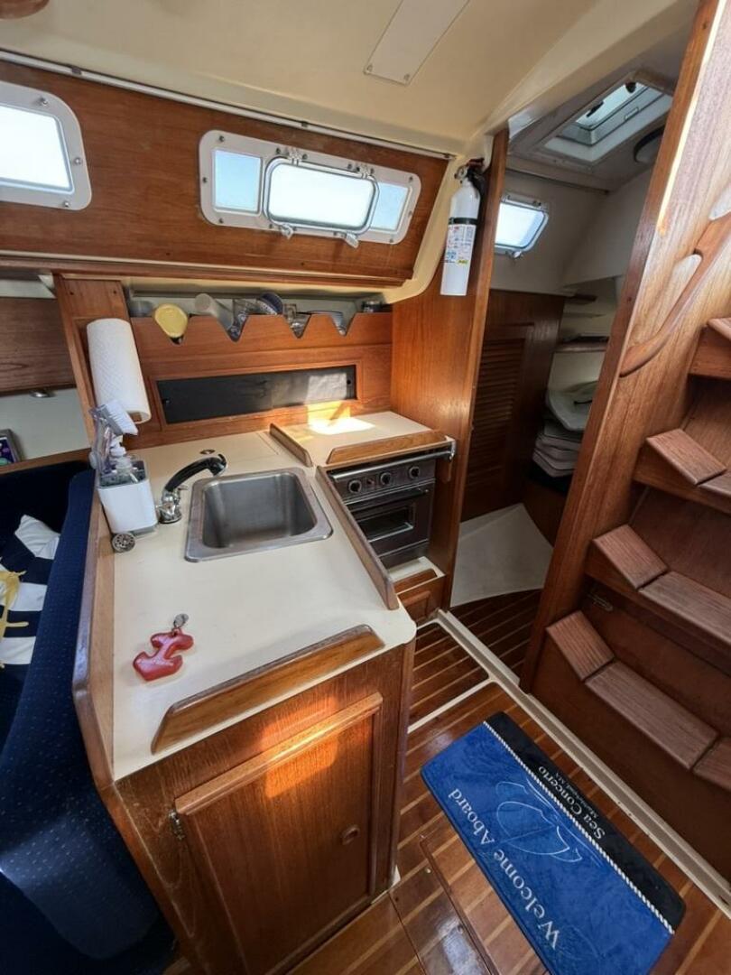 Sea Concerto 33ft Pearson Yacht For Sale