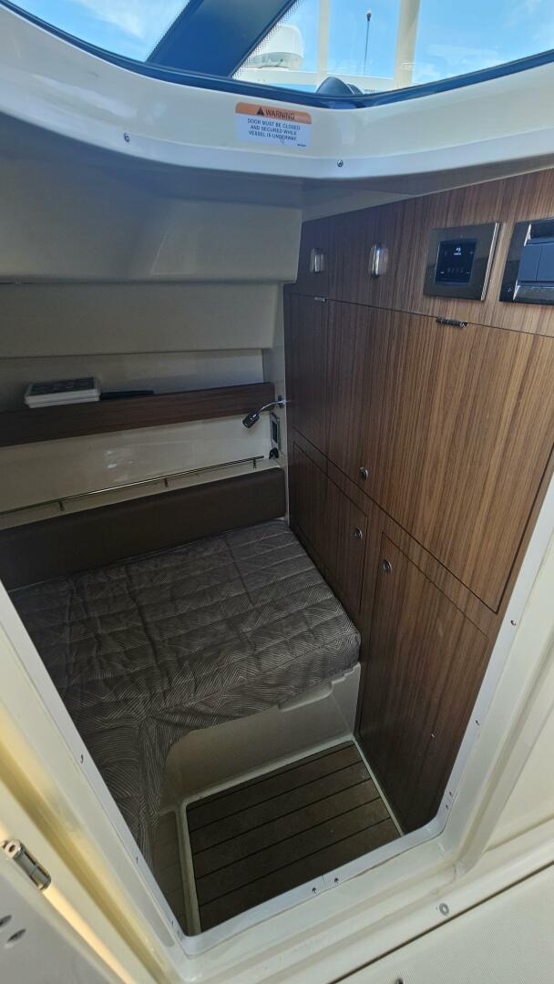 2022 Chris-Craft 35 Calypso
