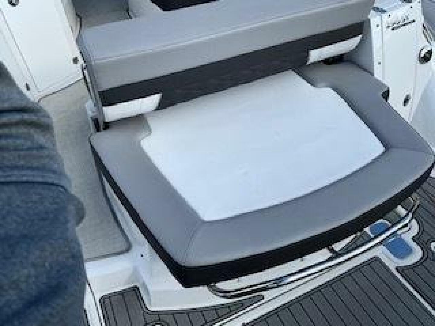 29ft Monterey Yacht For Sale