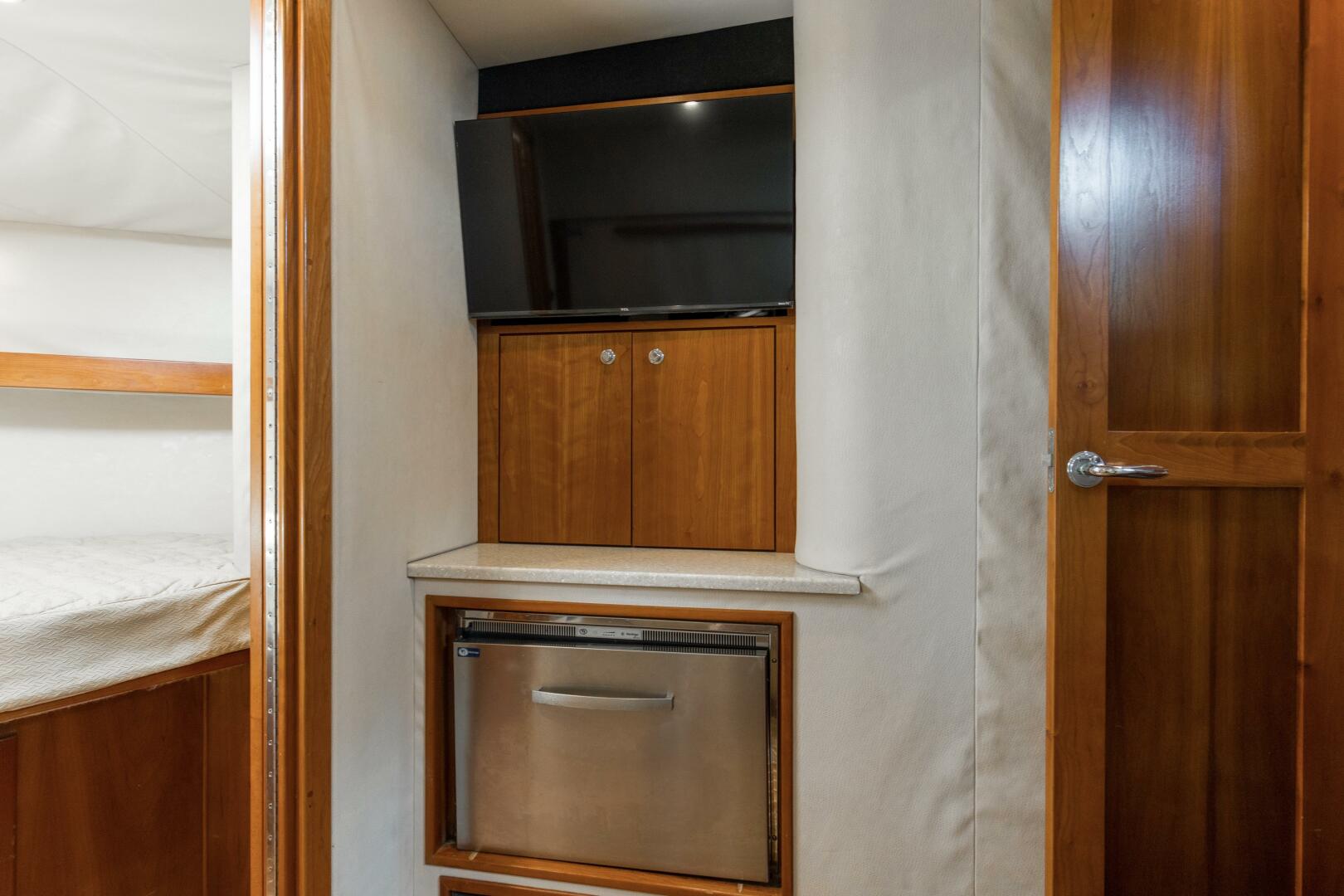 2009 36 Albemarle 360 XF Tin Bender Entertainment Center