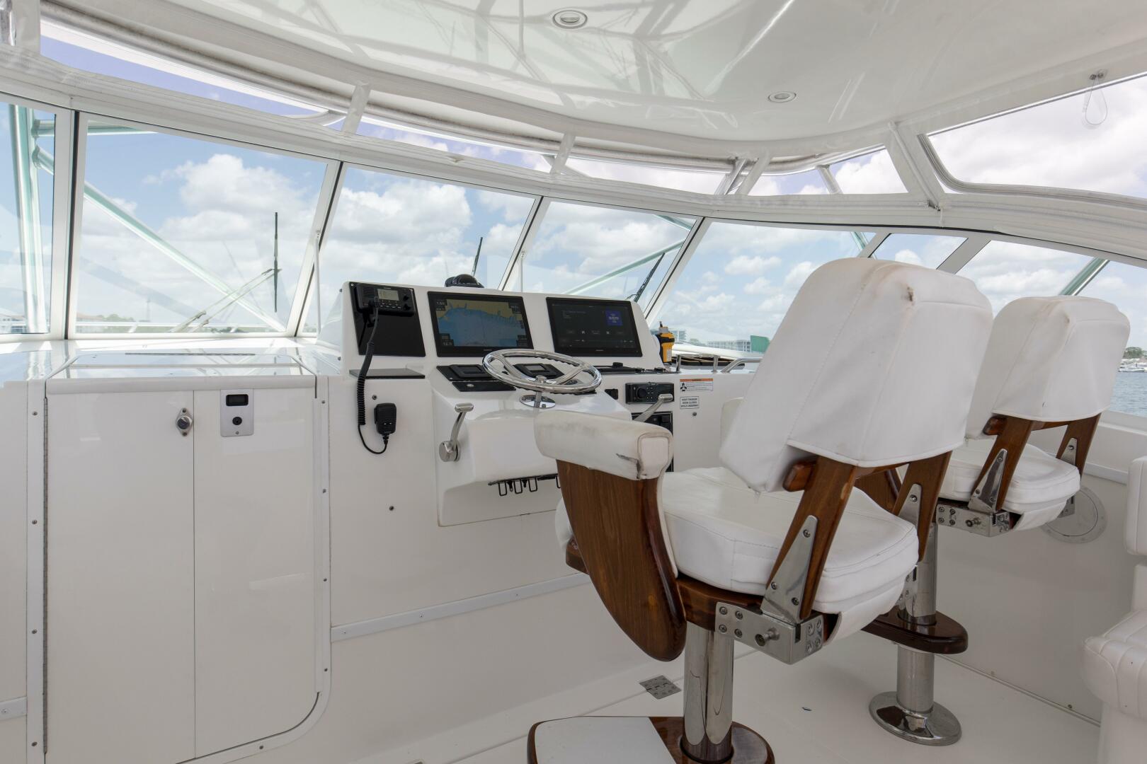 2009 36 Albemarle 360 XF Tin Bender Lower Helm (2)