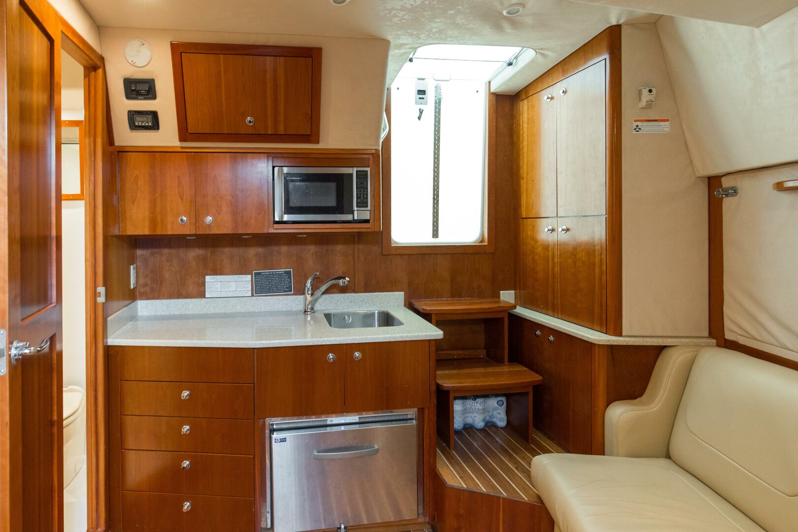 2009 36 Albemarle 360 XF Tin Bender Galley (5)
