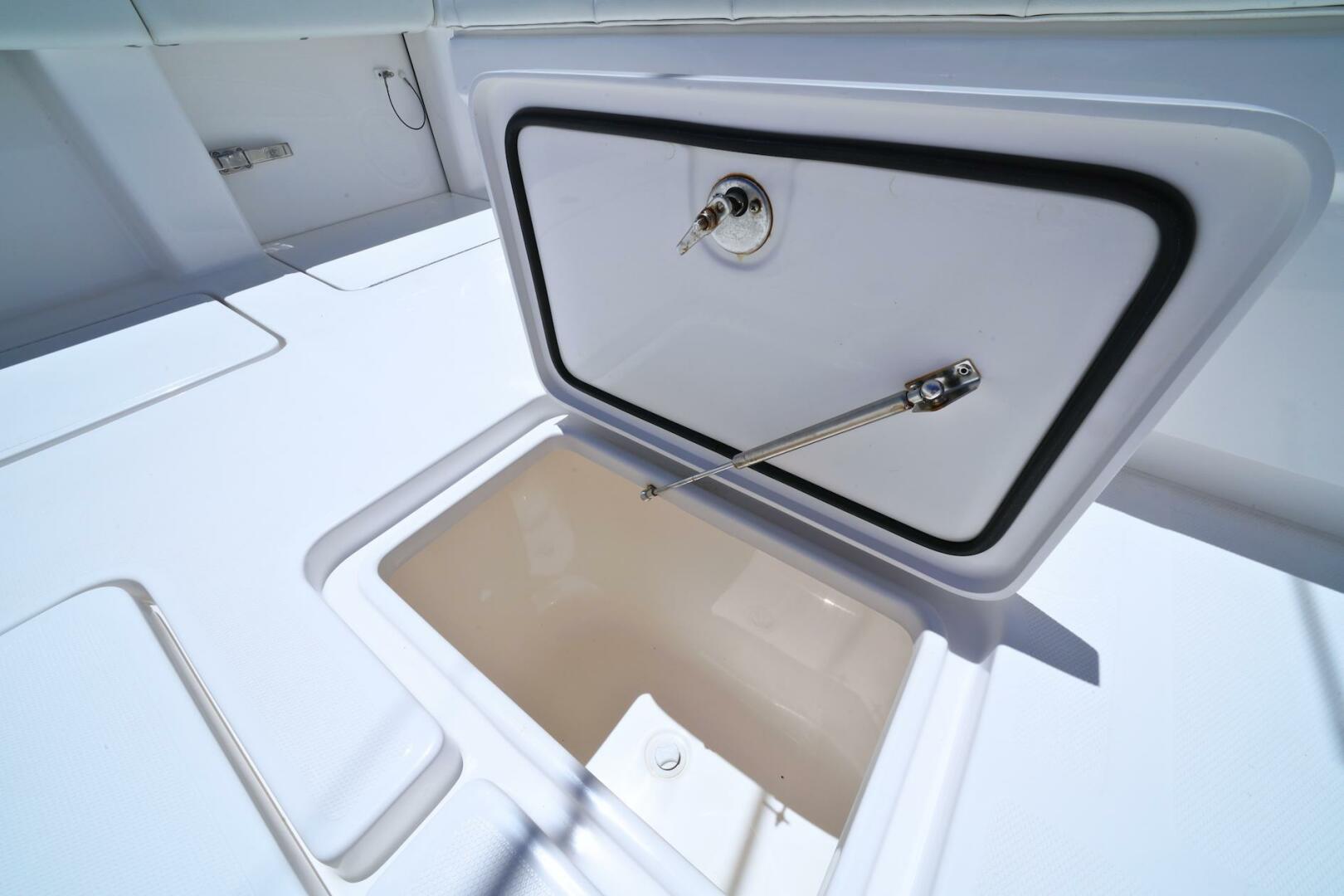 C2 39ft Invincible Yacht For Sale